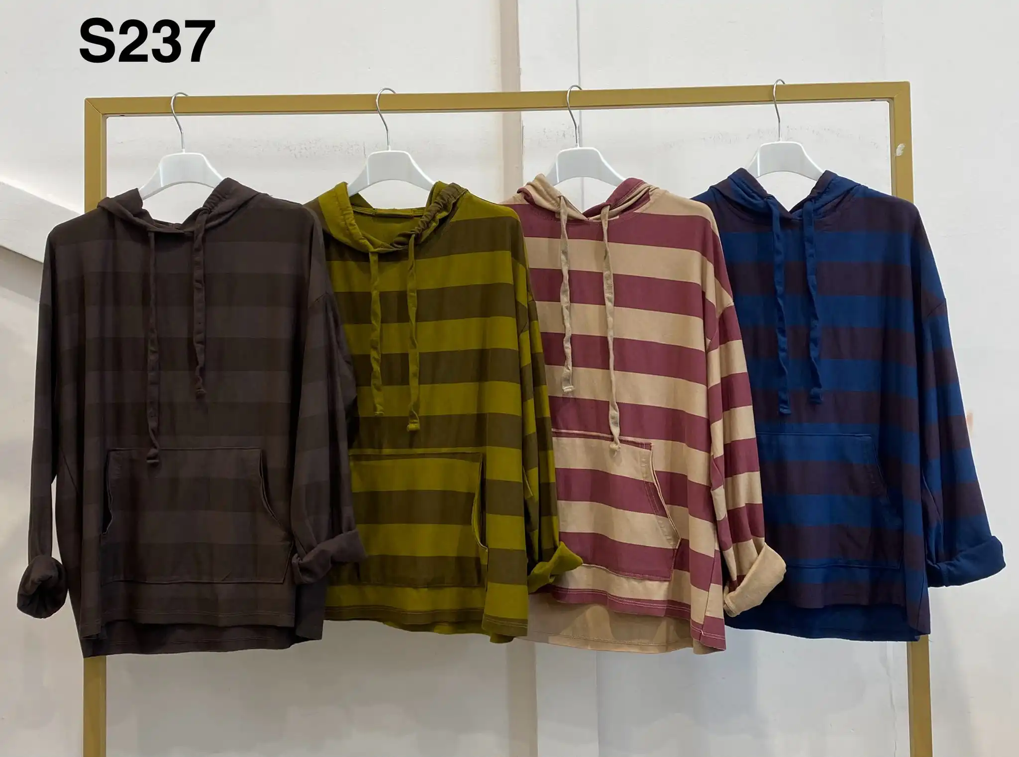 Voľná mikina s kapucňou