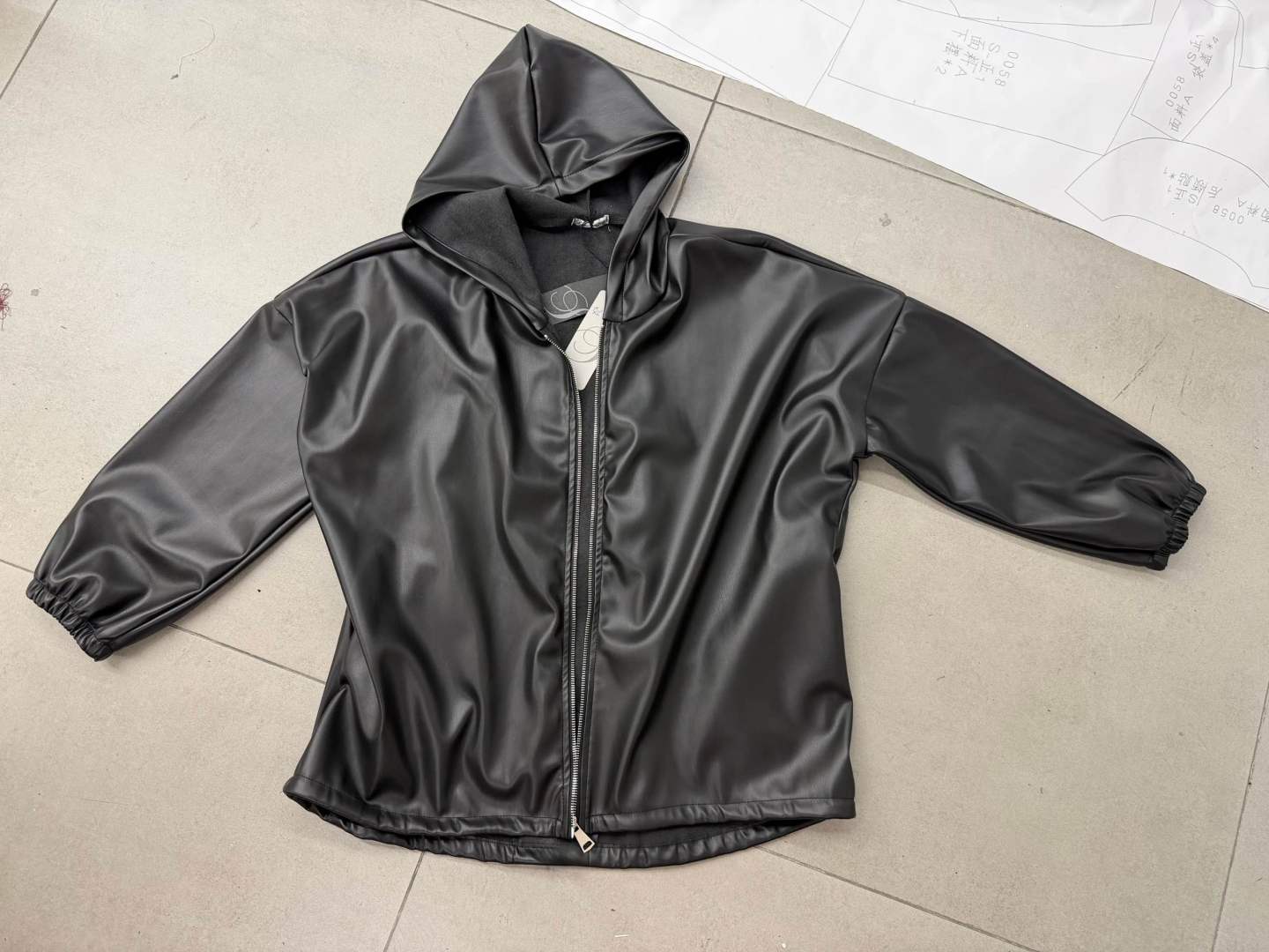 Oversize bunda s kapucňou