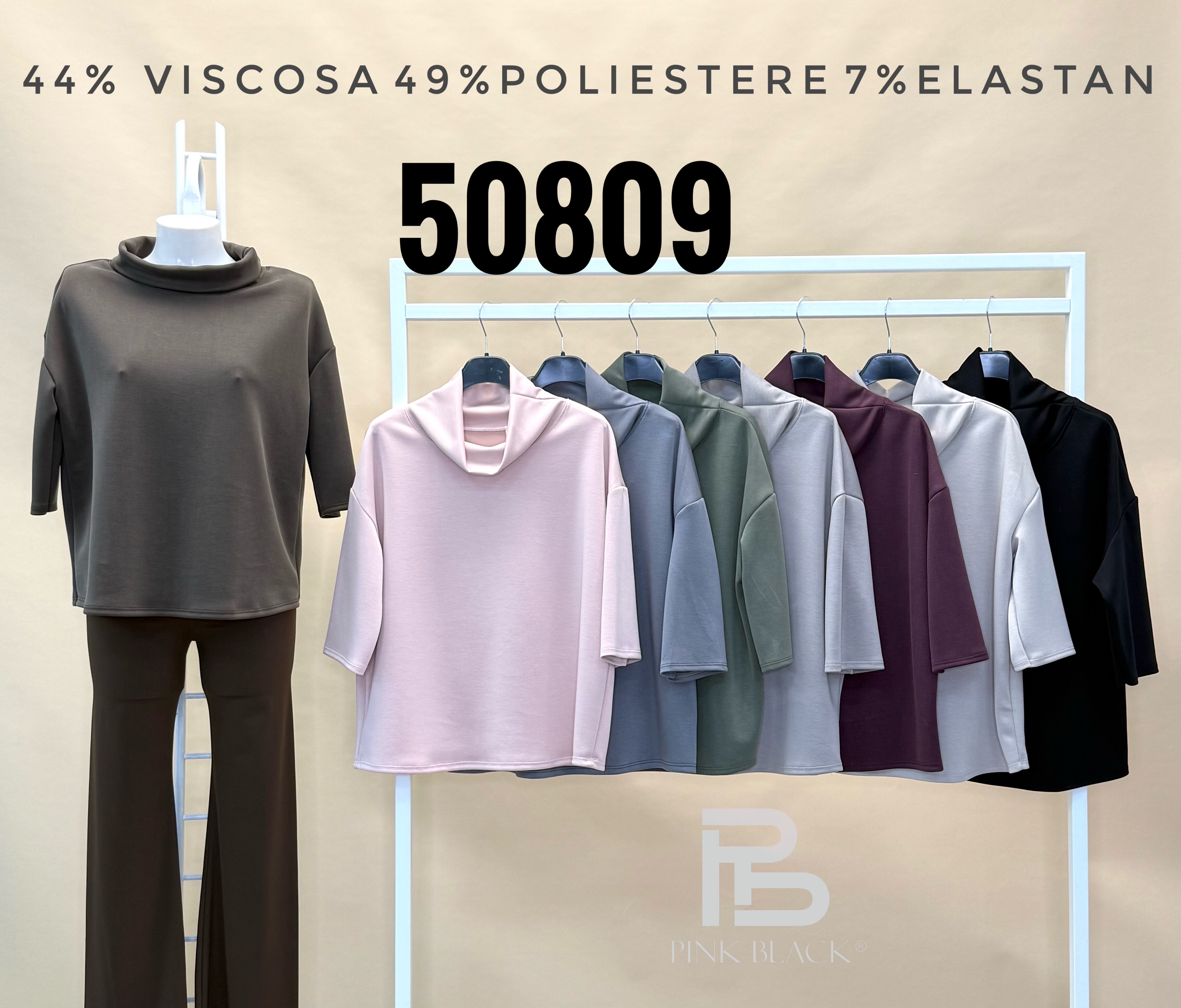 Blúzka vo voľnom strihu s vodovým výstrihom