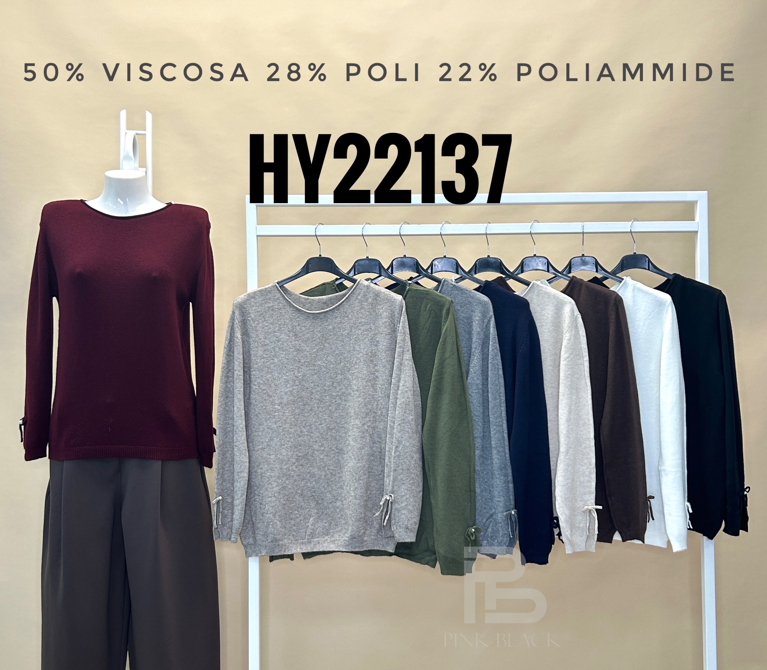 Sveter s okrúhlym výstrihom a šnúrkami