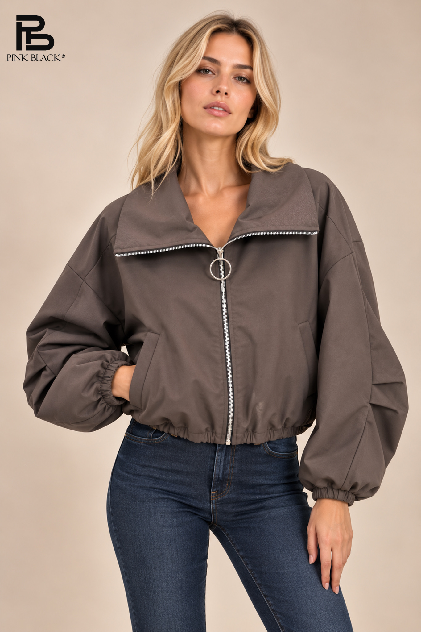 Oversized bunda s golierom