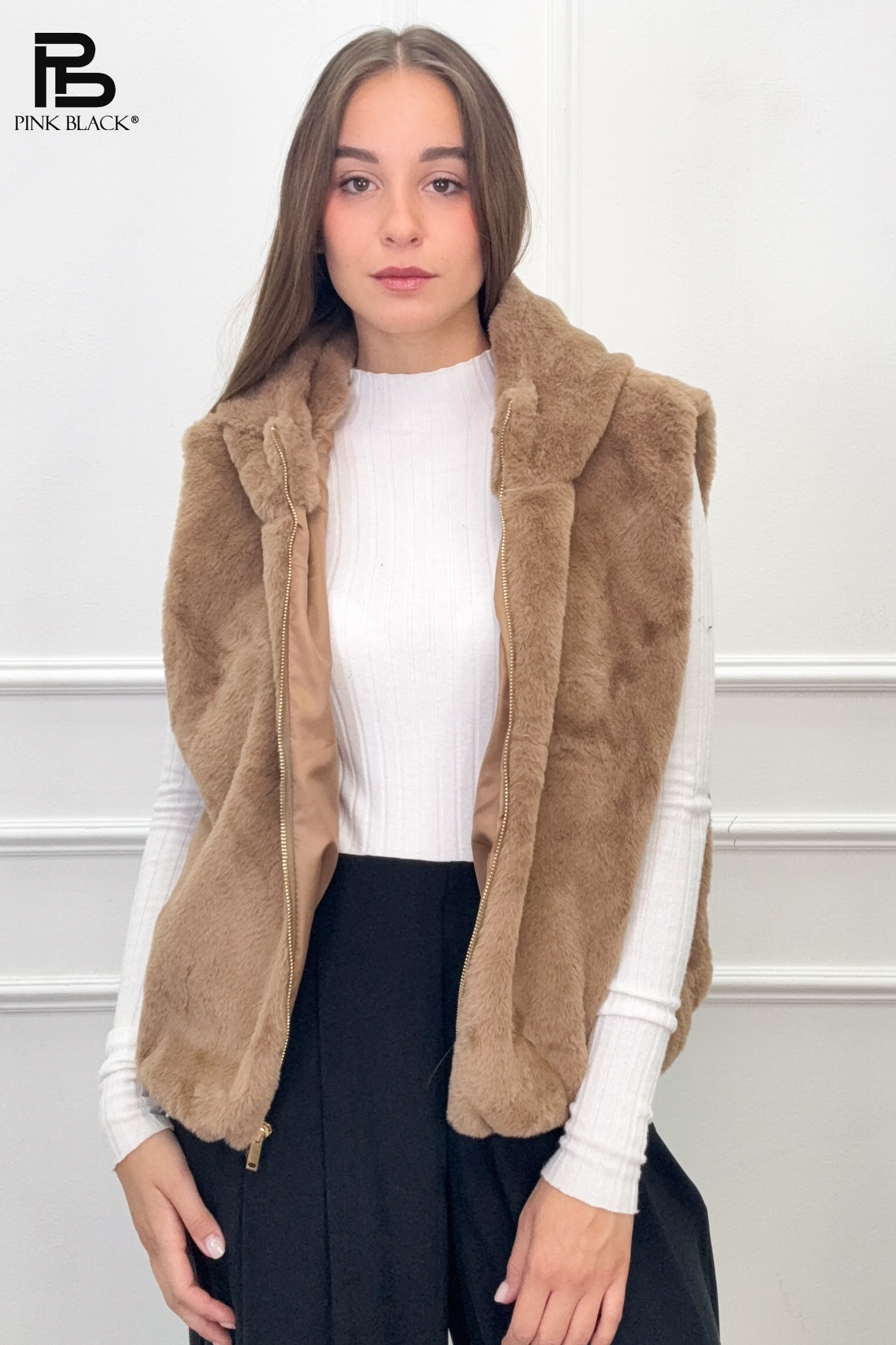 Vesta s kapucňou