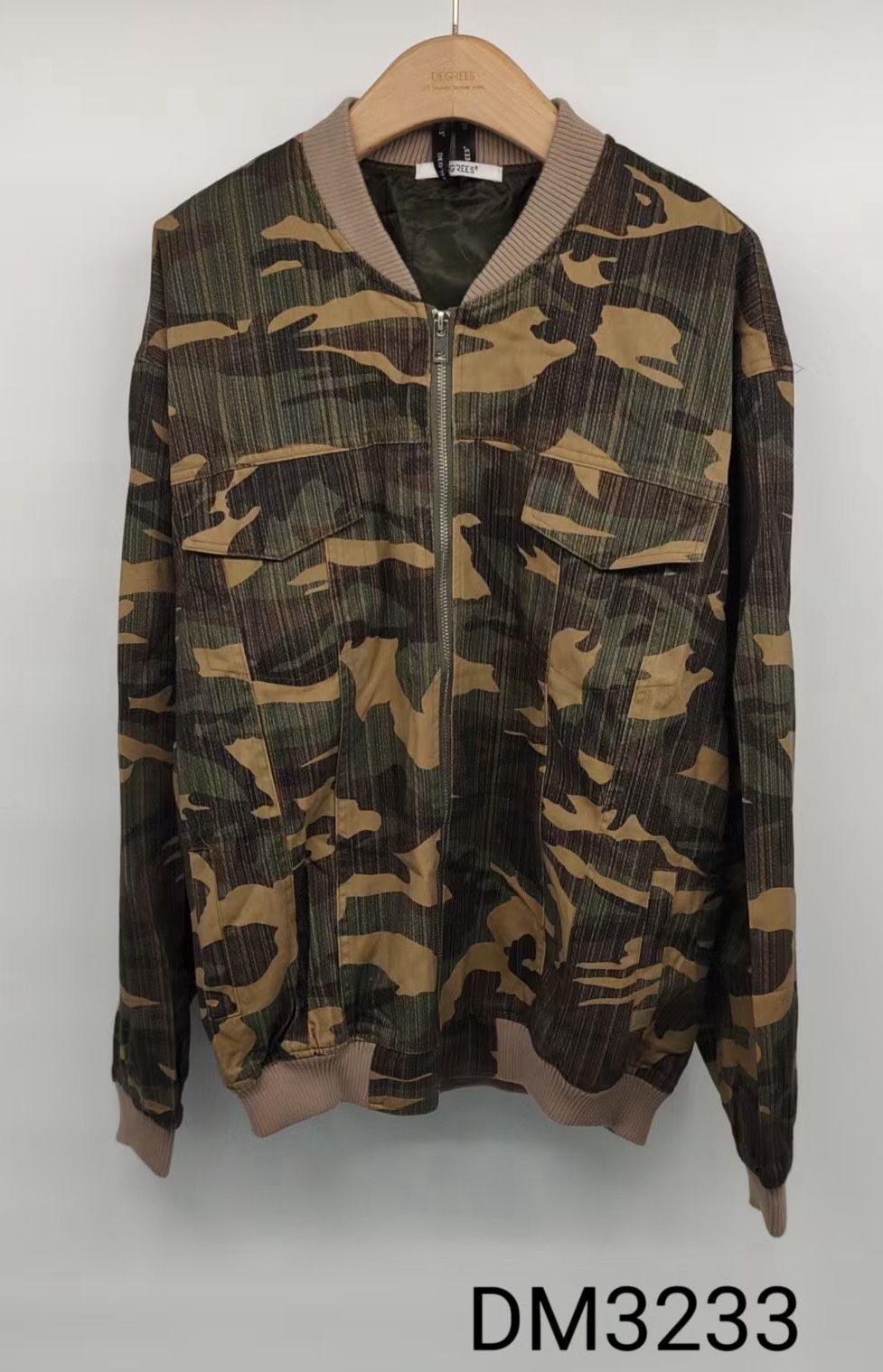 Bomber bunda s camo vzorom a stojatým golierom