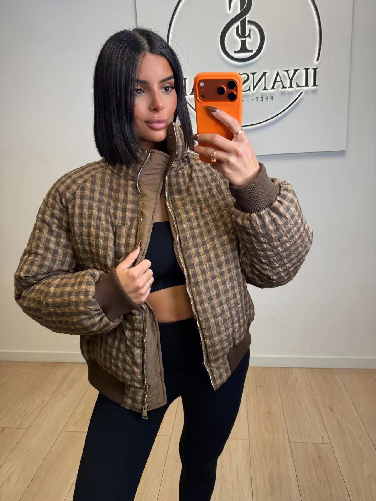 Krátka bomber bunda s vysokým golierom