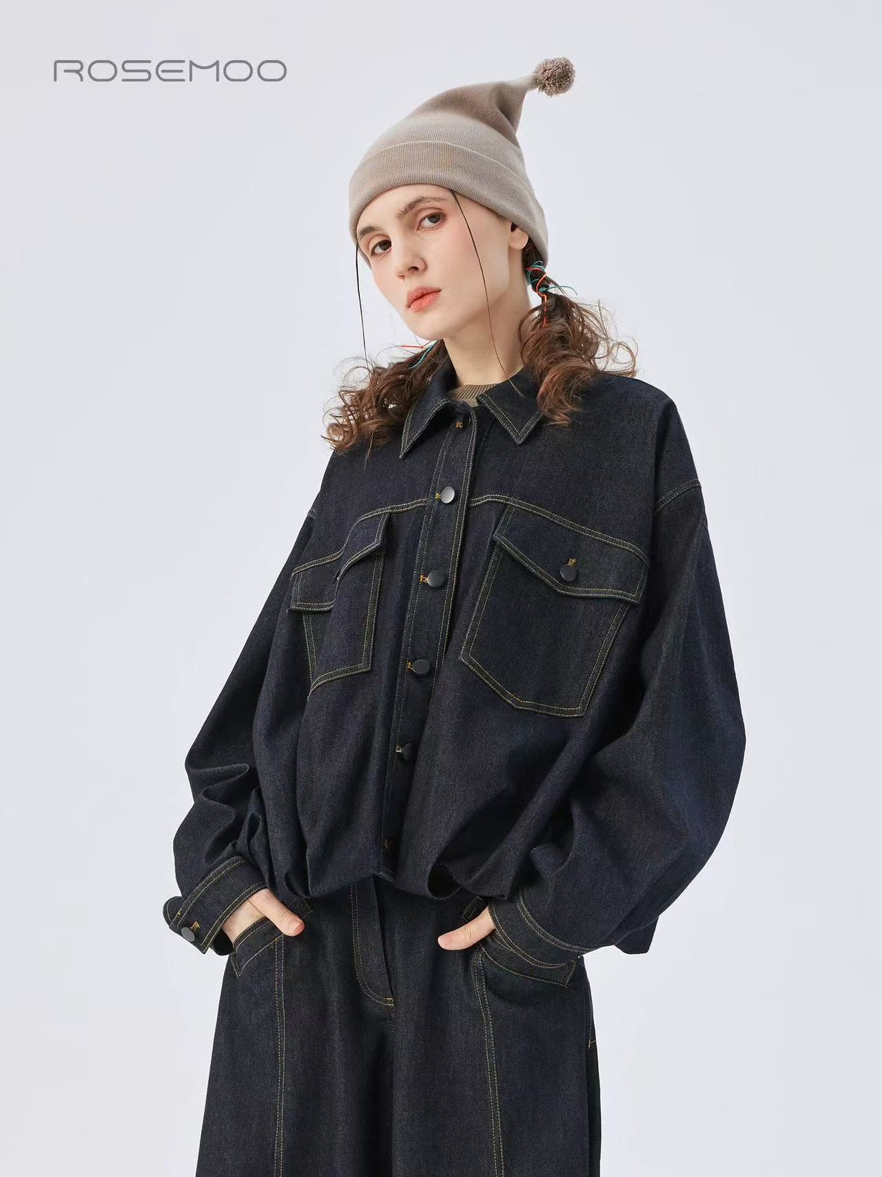 Oversized bunda po boky
