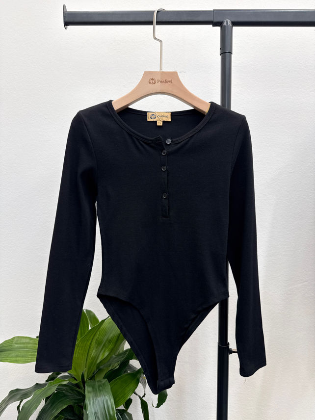Priliehavé body s dlhým rukávom