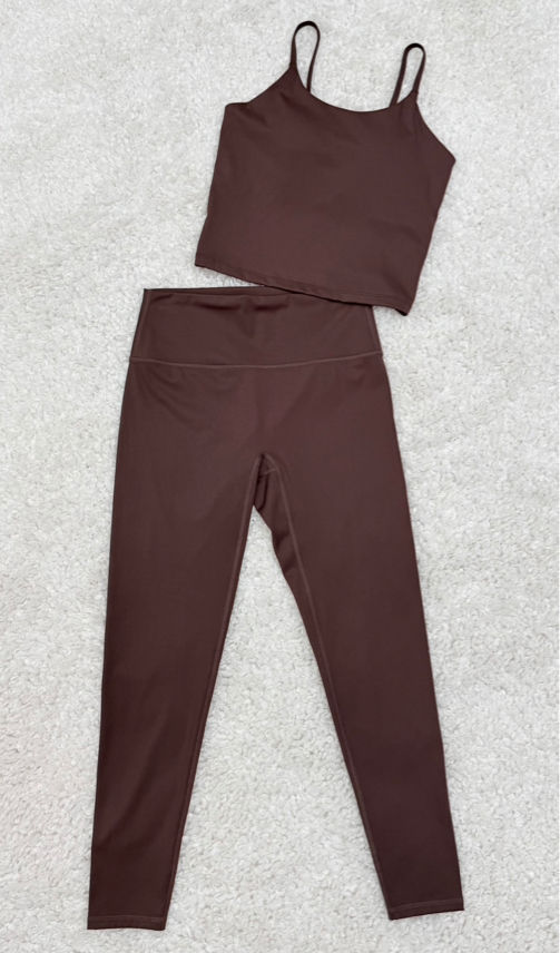 Priliehavý set — top a legíny