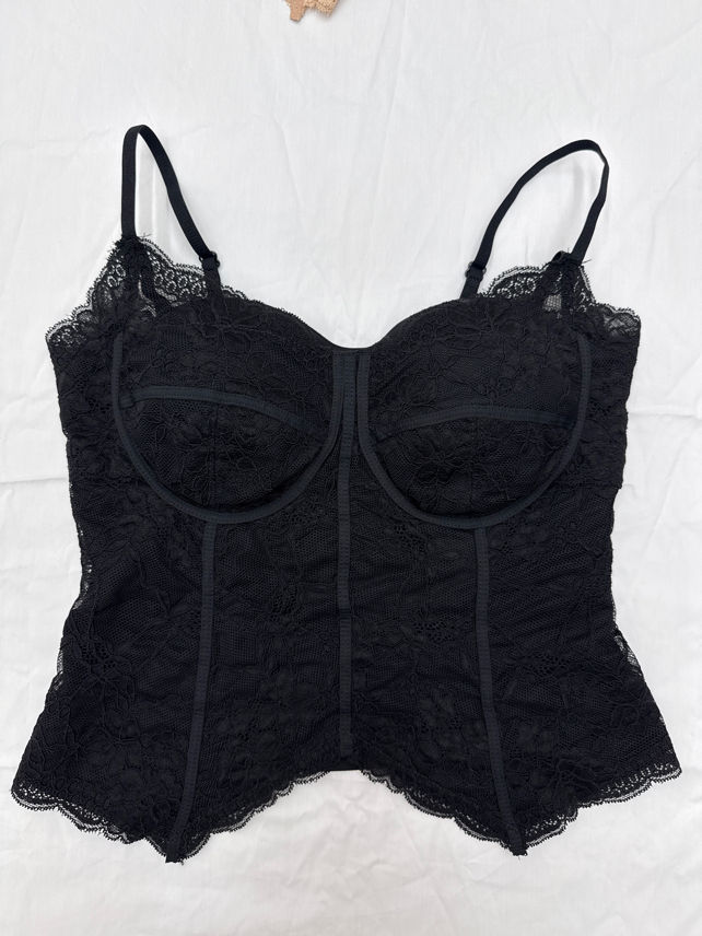 Priliehavý čipkový bustier top