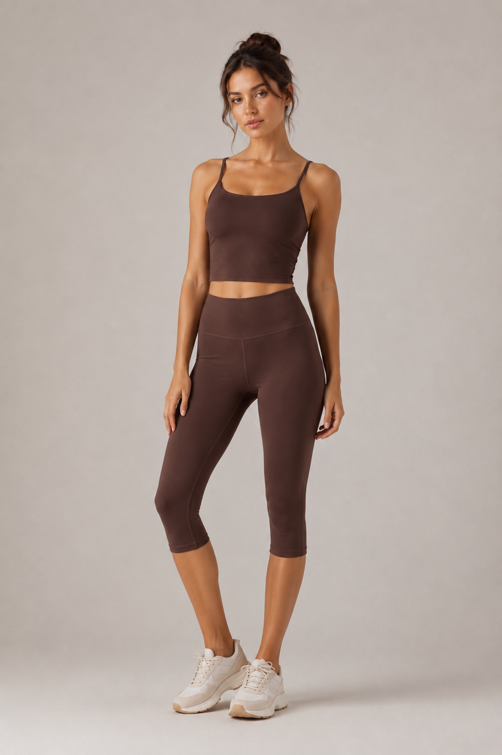 Priliehavý crop top