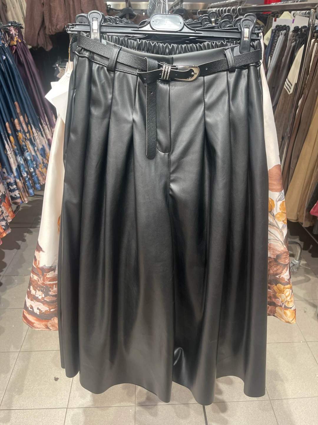 Plisovaná rozšírená midi sukňa