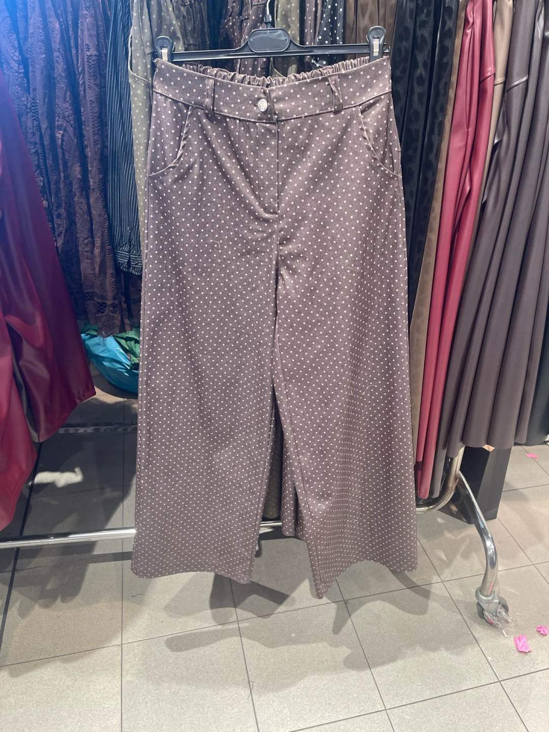 Široké nohavice s gumou v páse