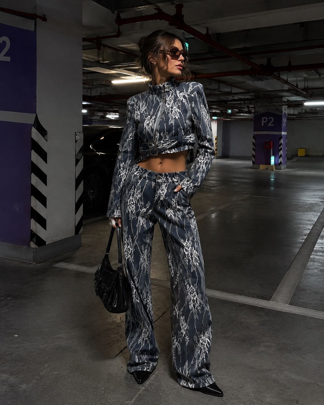 Cropped Set s Rolákom — Abstrakcia