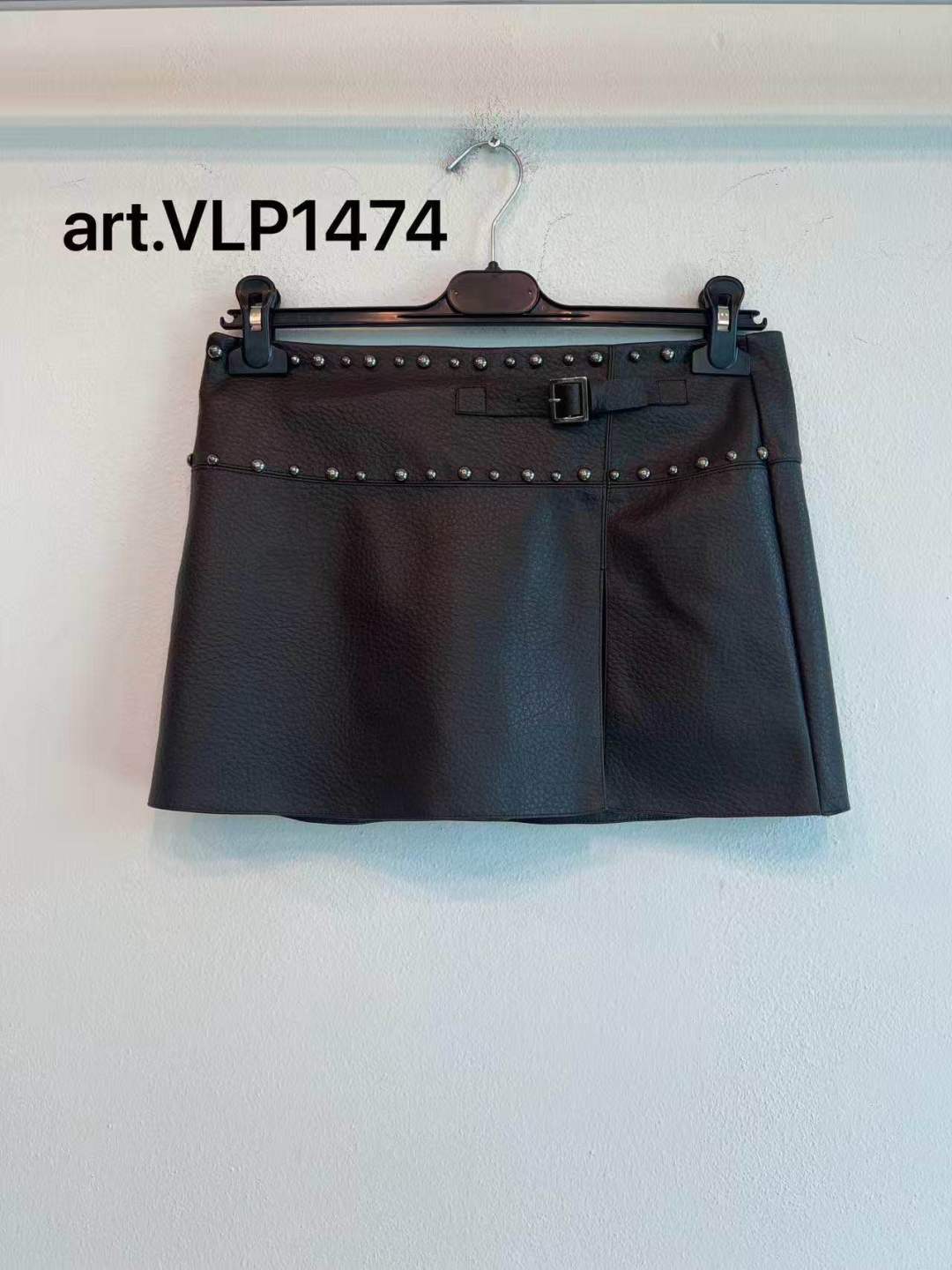 A‑line mini sukňa s cvokmi