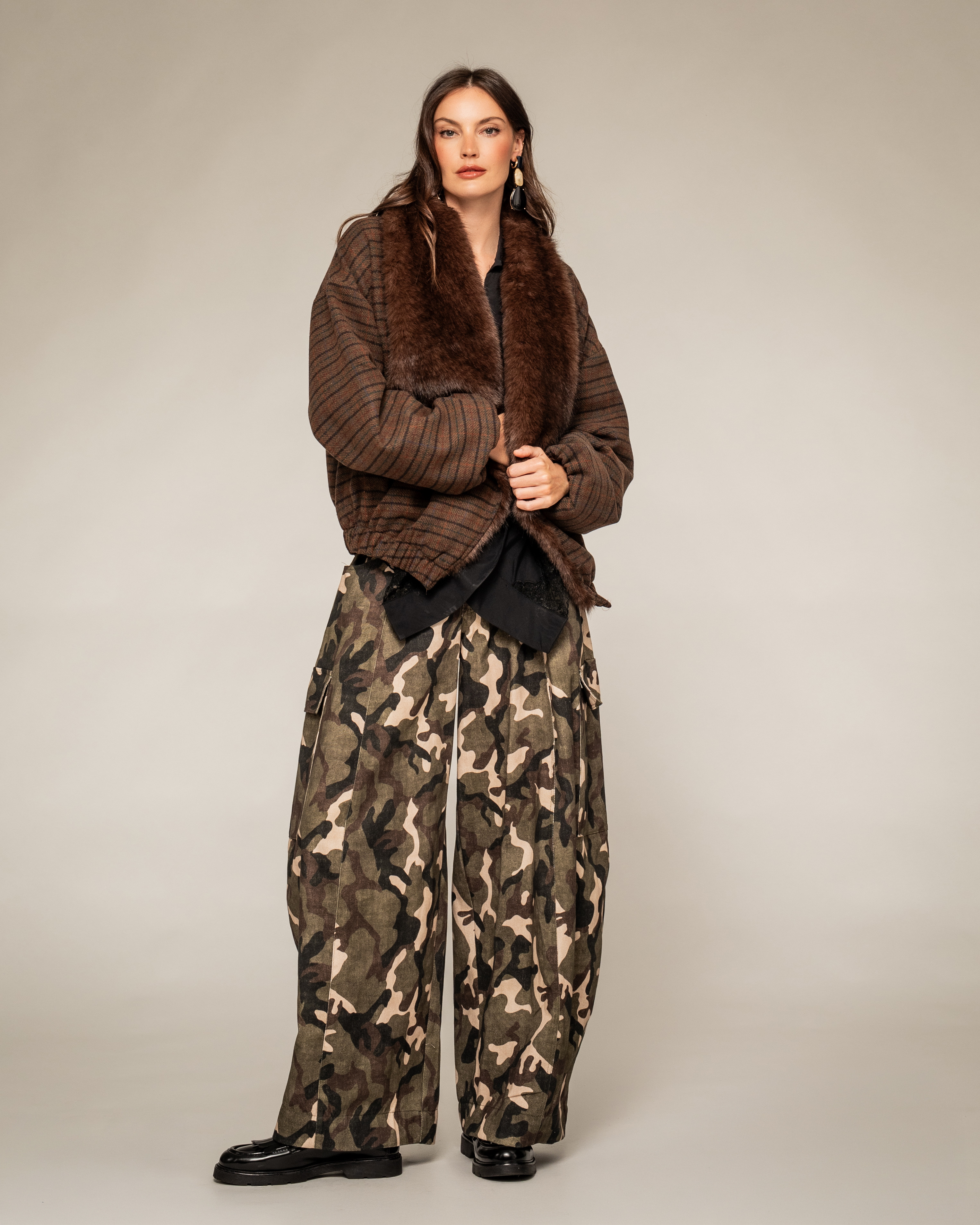 Oversize bunda s pruhmi