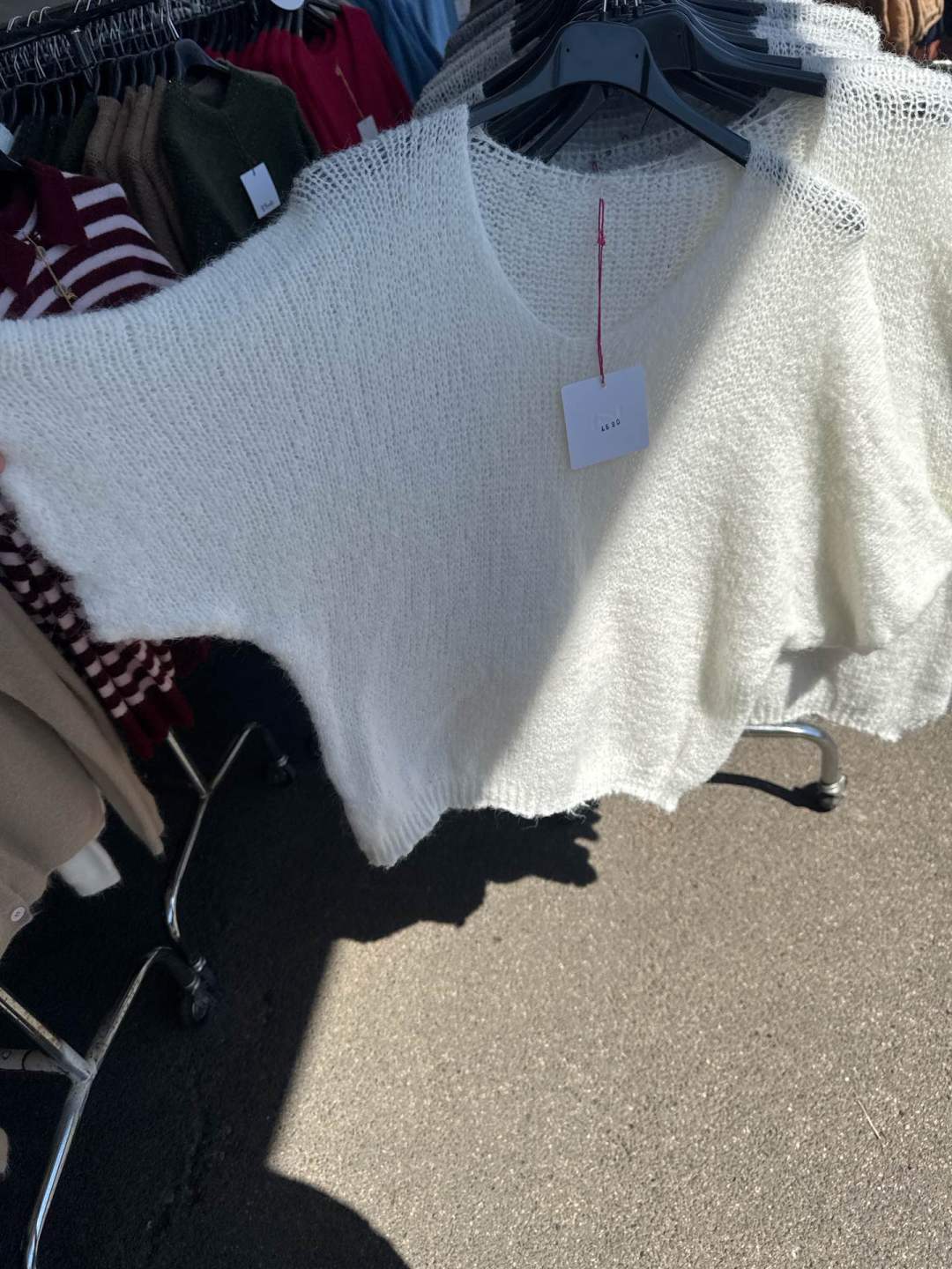 Oversize sveter so zvonovými rukávmi