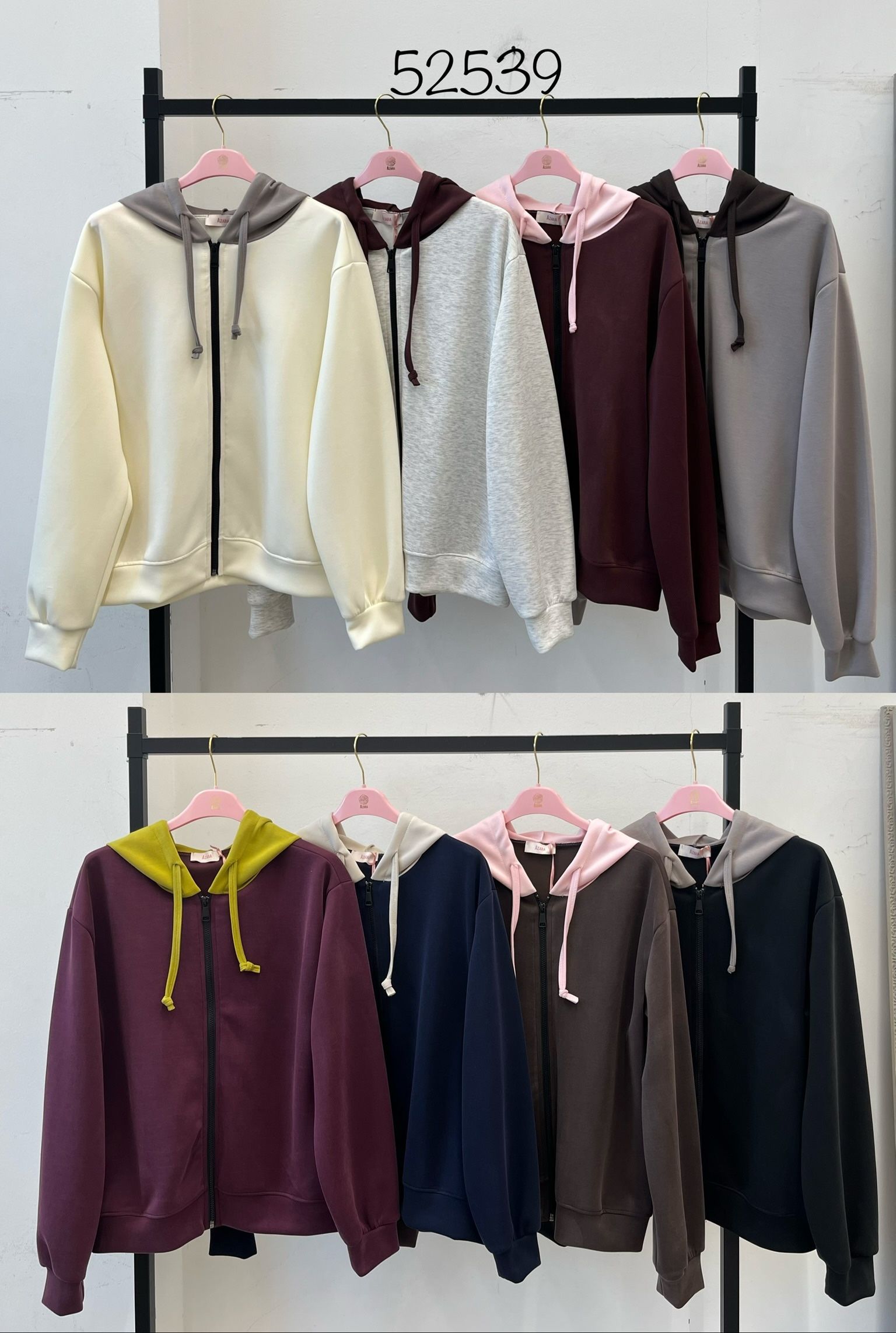 Voľnejšia mikina s kapucňou na zips