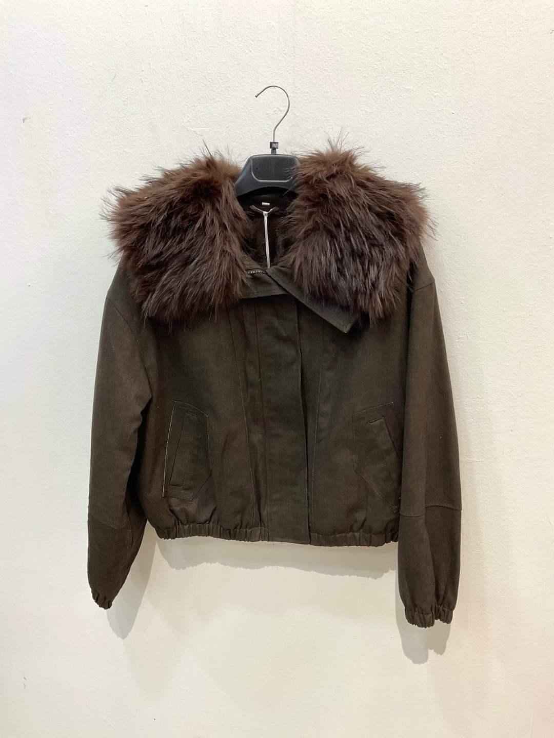 Bomber bunda s kožušinovým golierom