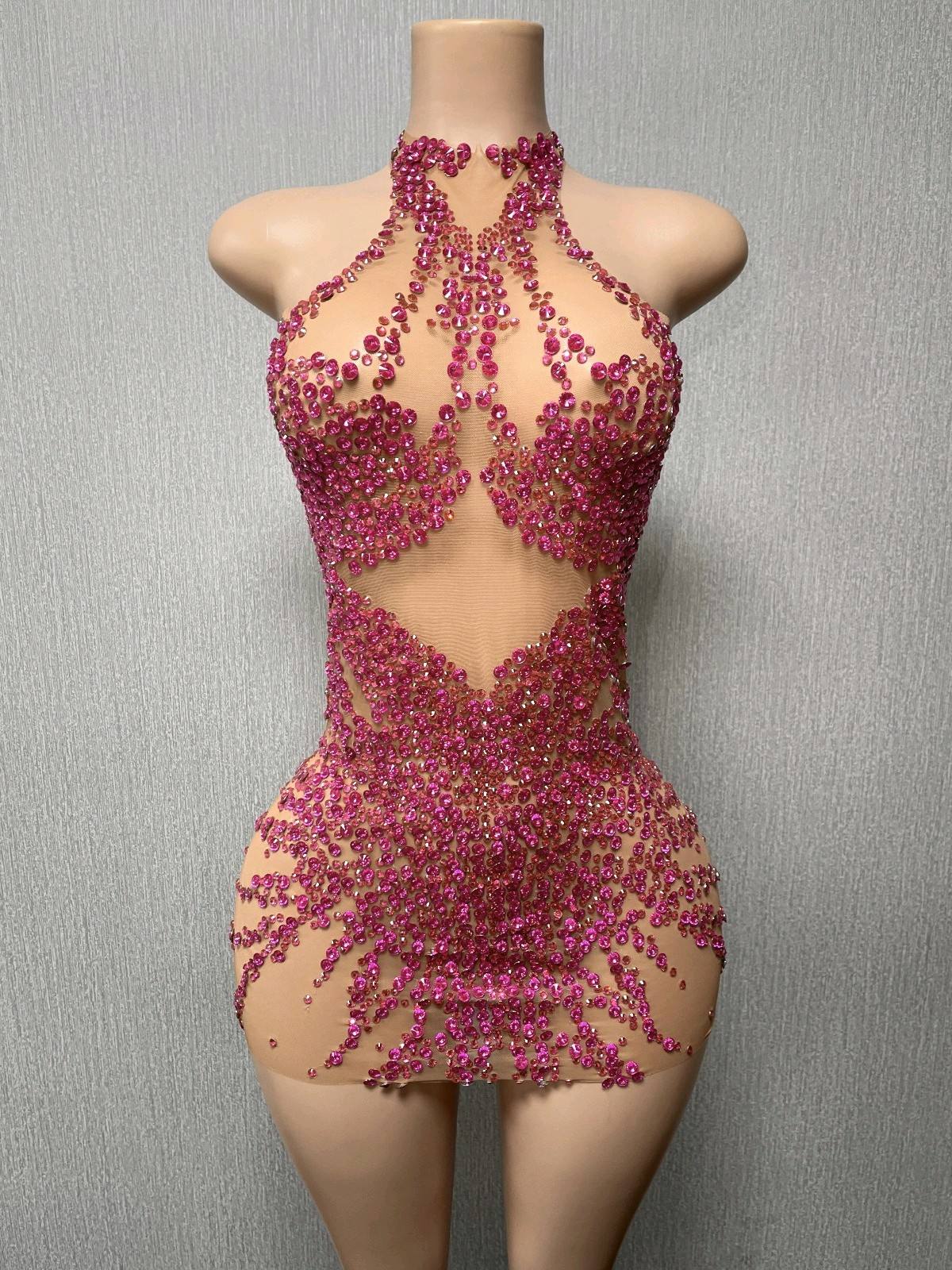 Mini bodycon šaty s halter výstrihom