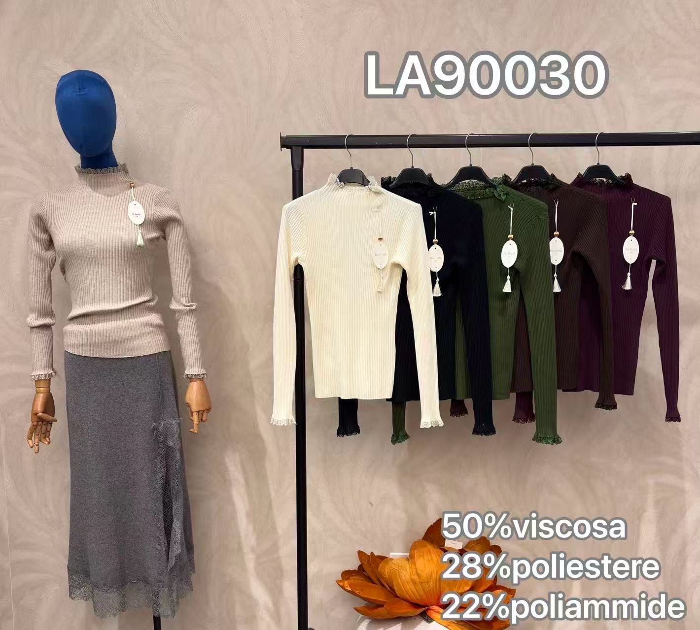 Priliehavý rebrovaný pulóver s polorolákom