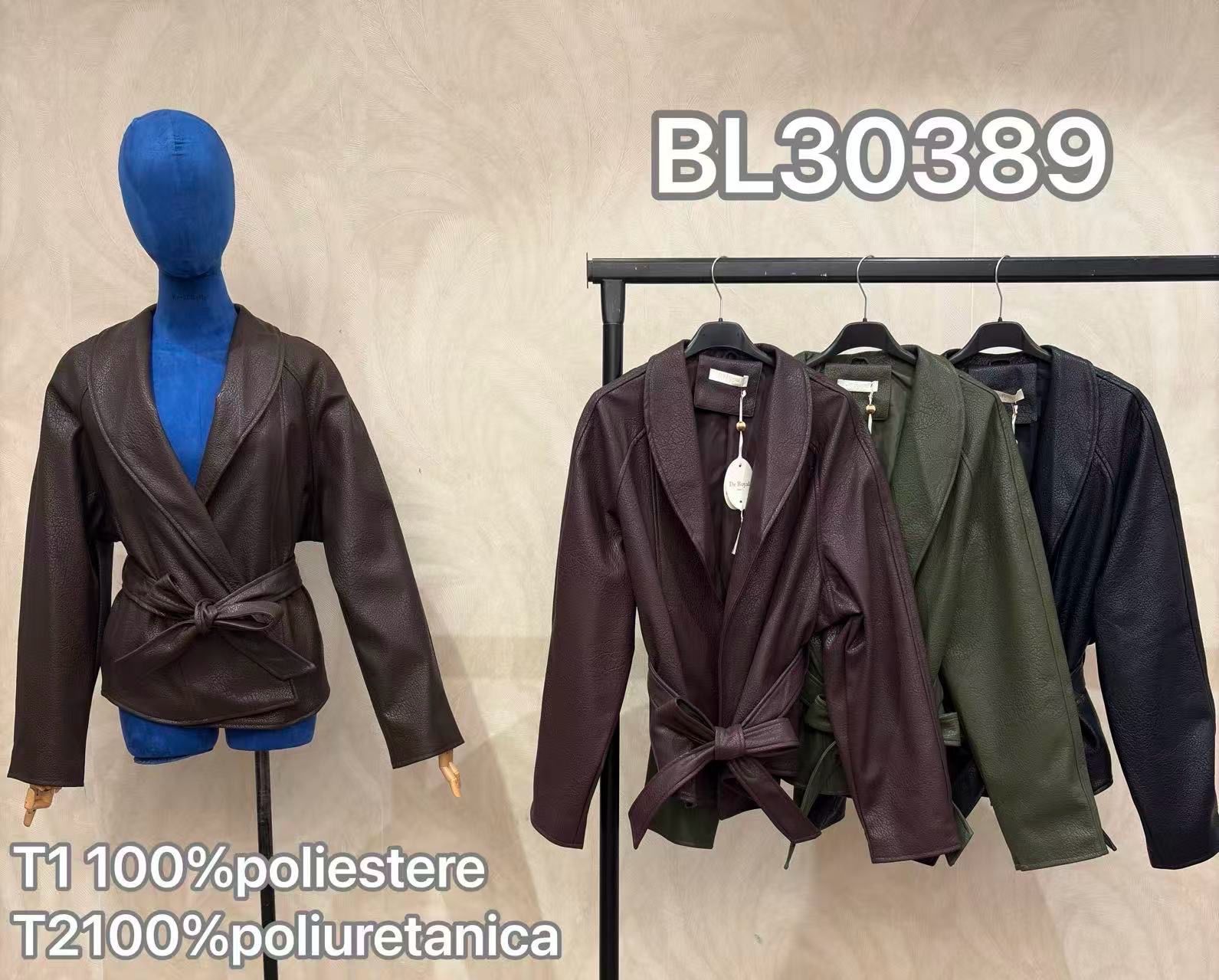 Bundu so západovými klopami a opaskom