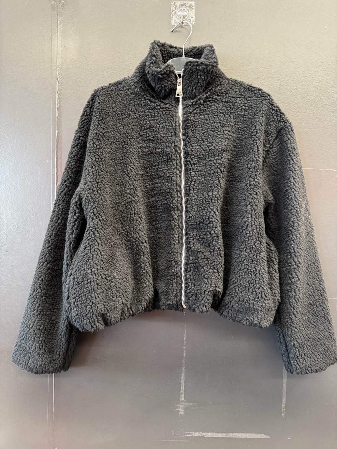 Oversize prehoz s baránkovým vzhľadom