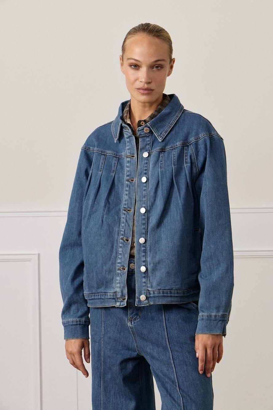 Oversize bunda s plisami