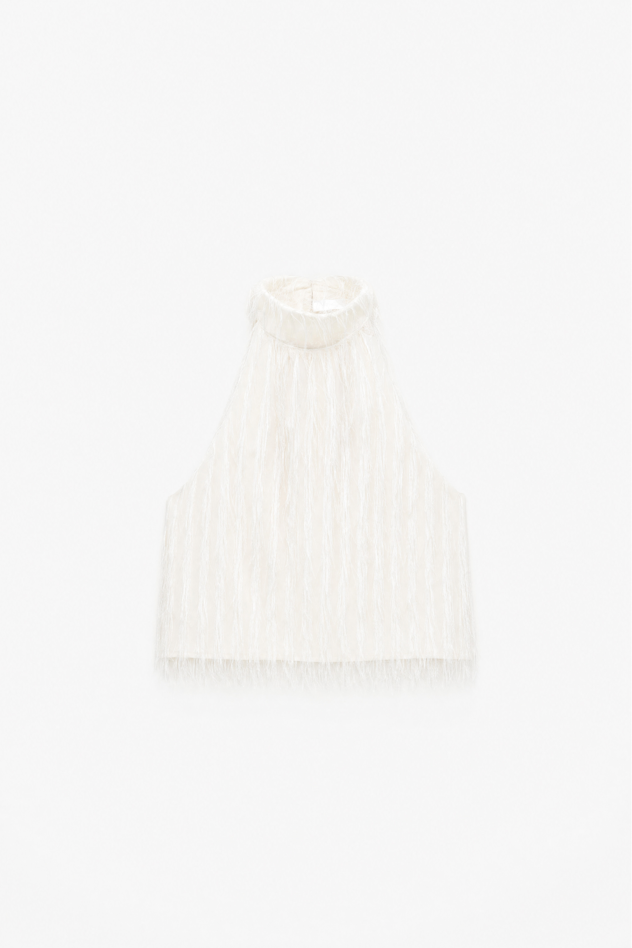 Krátky halter top s strapcami