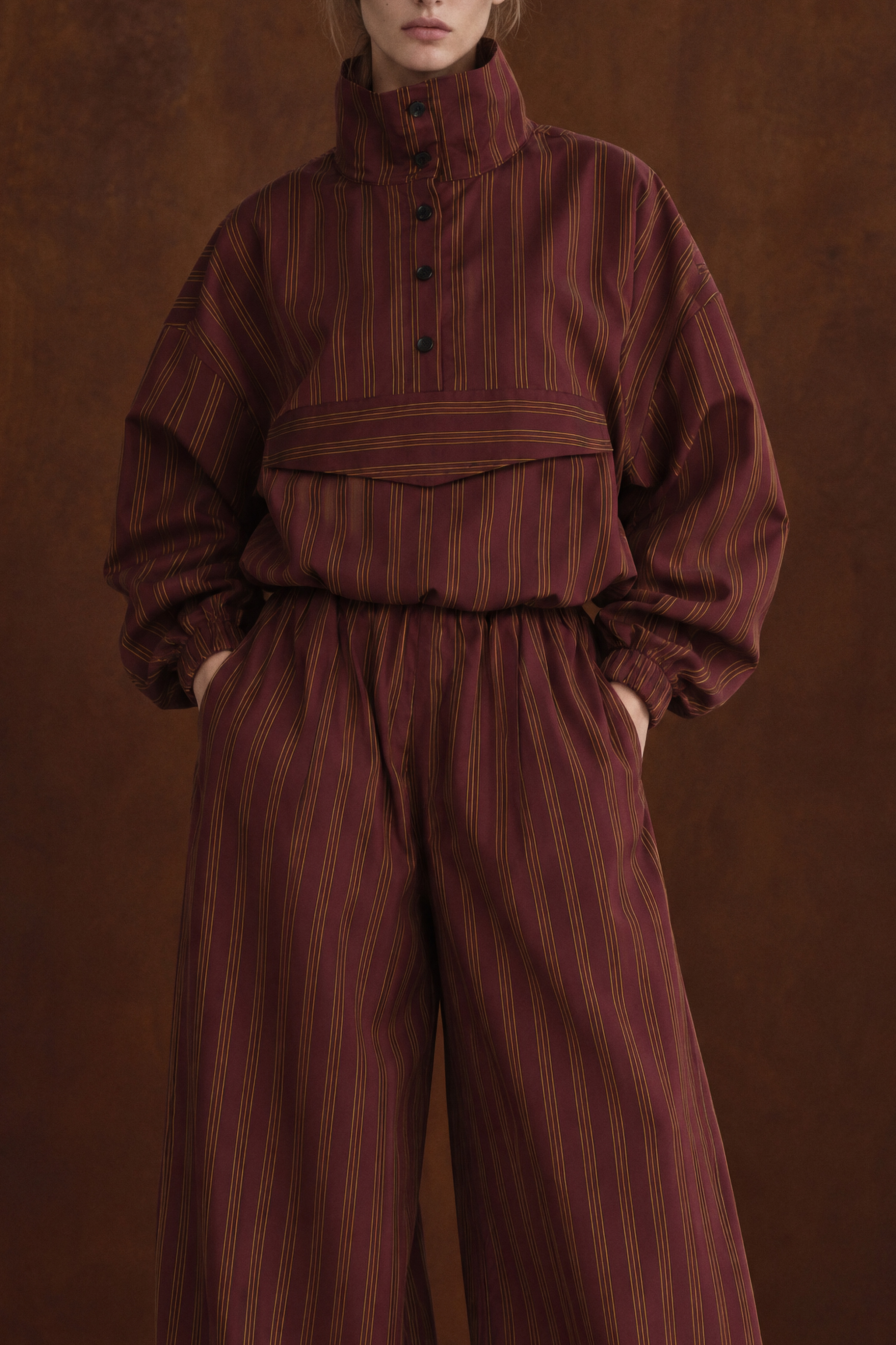 Krátka bunda so stojatým golierom